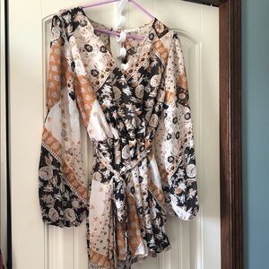 105. Nwt Romper Size Medium